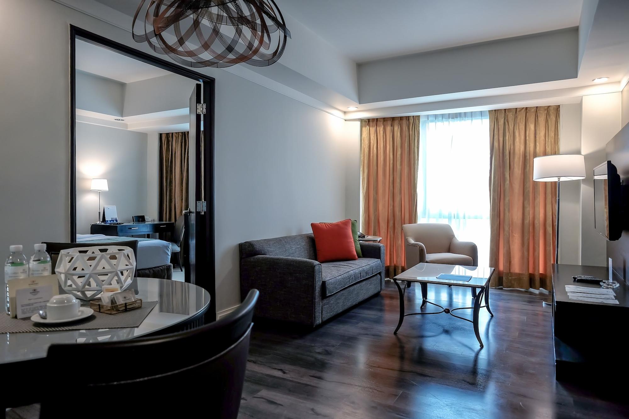 Somerset Millennium Makati Макати Экстерьер фото